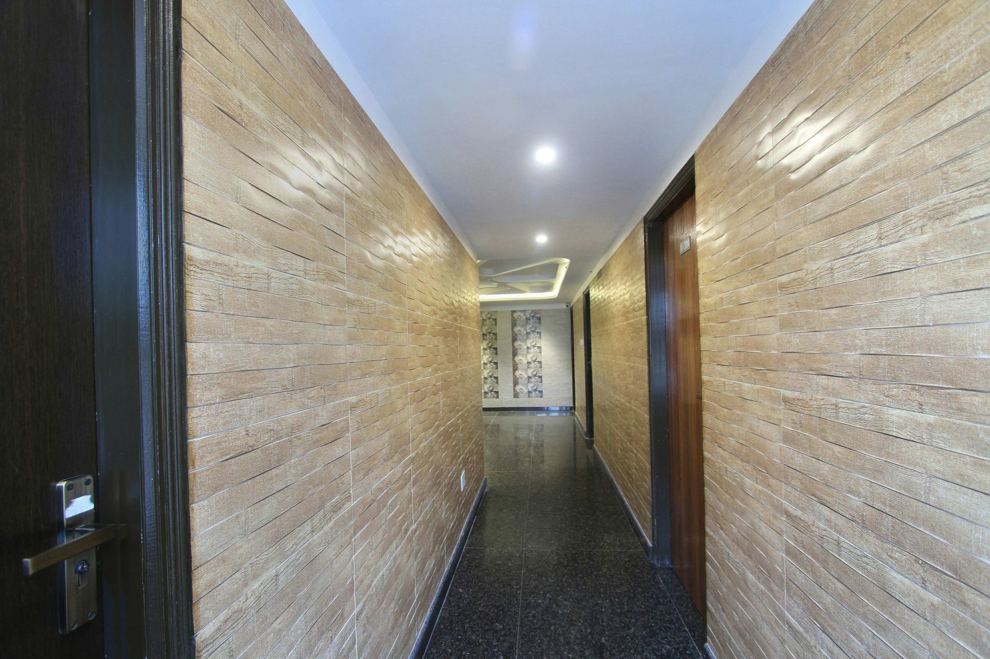 Hotel O Golden Inn Near Cubbon Park Bangalore Exterior photo