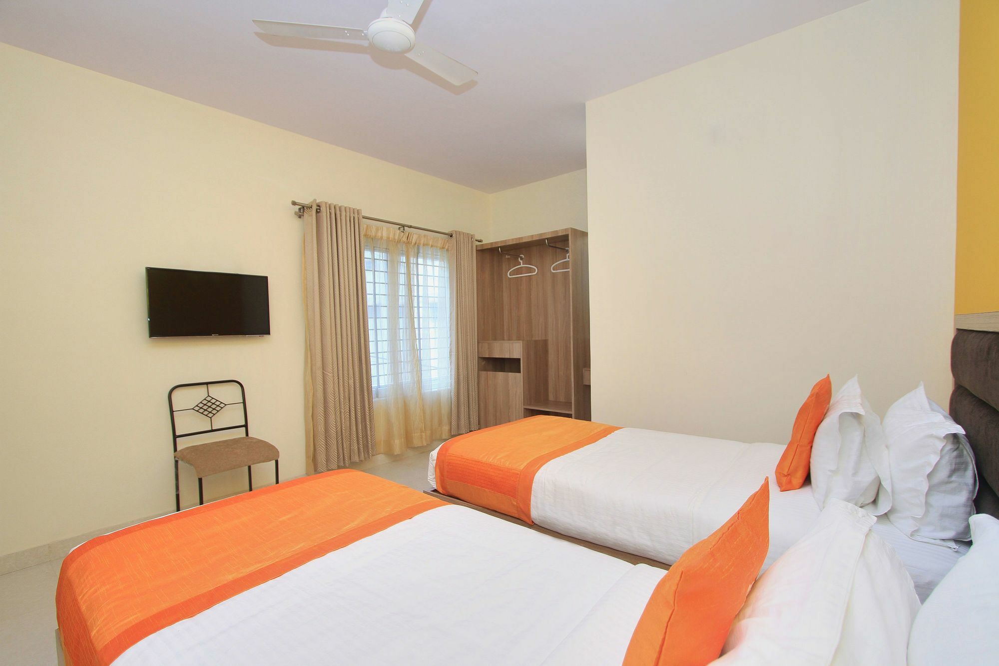 Hotel O Golden Inn Near Cubbon Park Bangalore Exterior photo