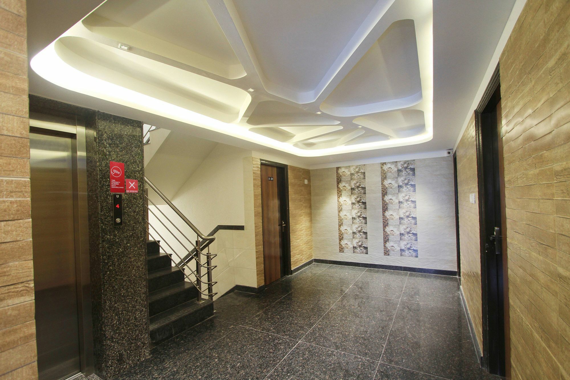 Hotel O Golden Inn Near Cubbon Park Bangalore Exterior photo