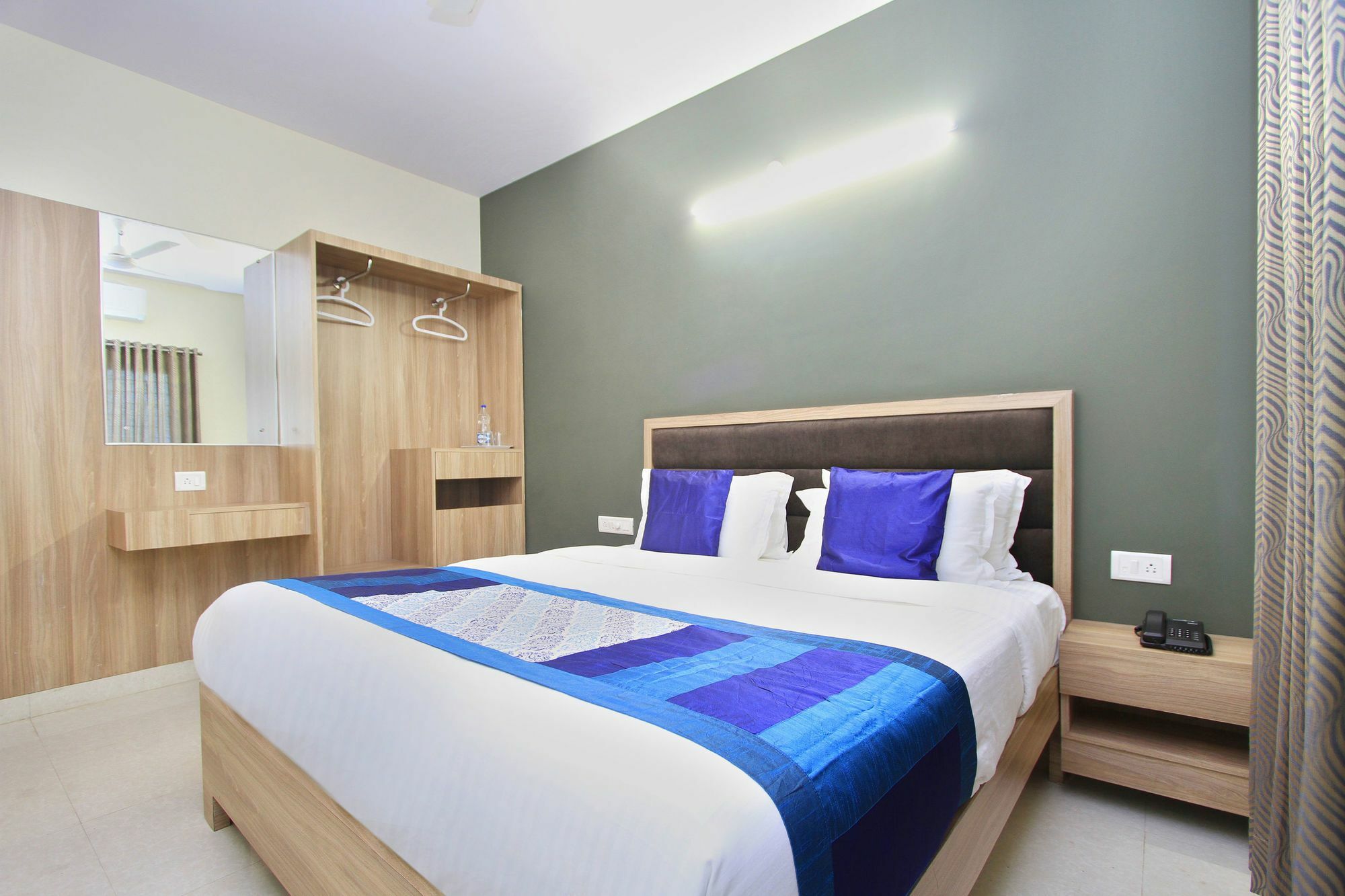 Hotel O Golden Inn Near Cubbon Park Bangalore Exterior photo
